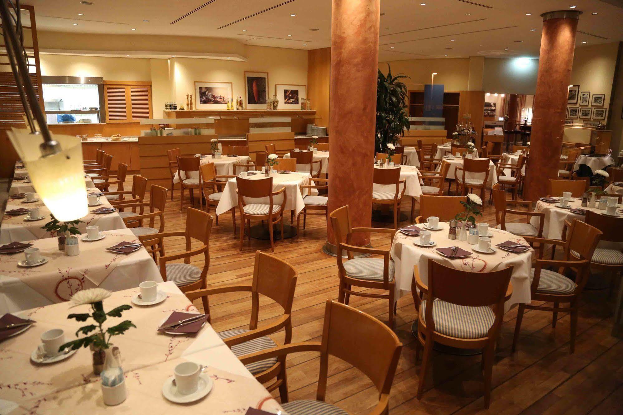 Strand-Hotel Huebner Росток Экстерьер фото