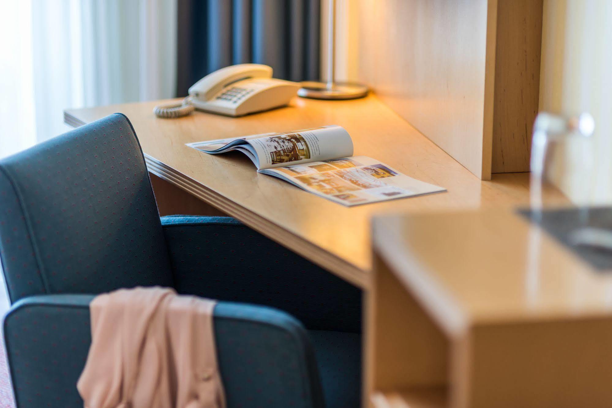 Strand-Hotel Huebner Росток Экстерьер фото